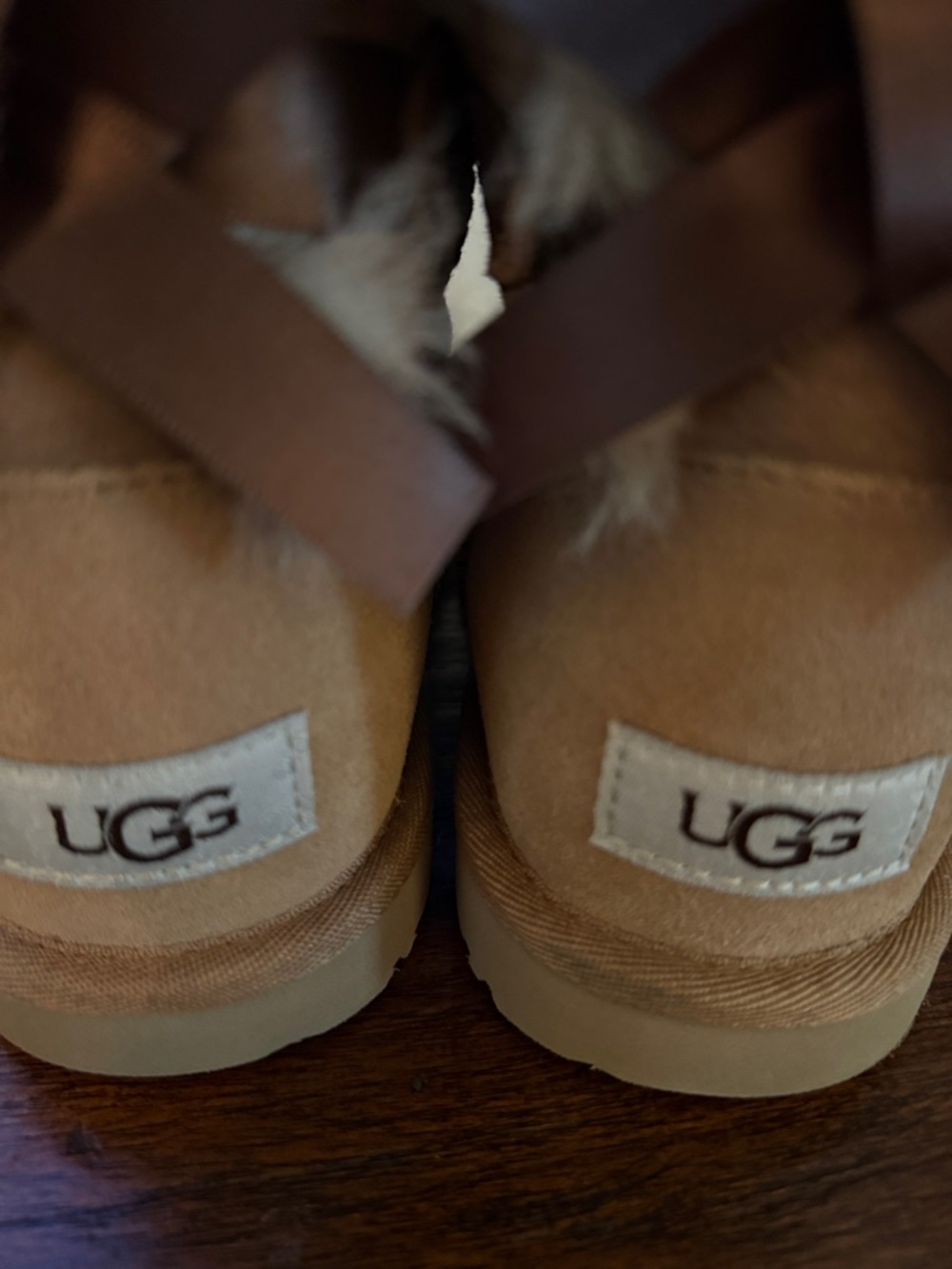 Bailey Bow Uggs - Picture 6 of 6